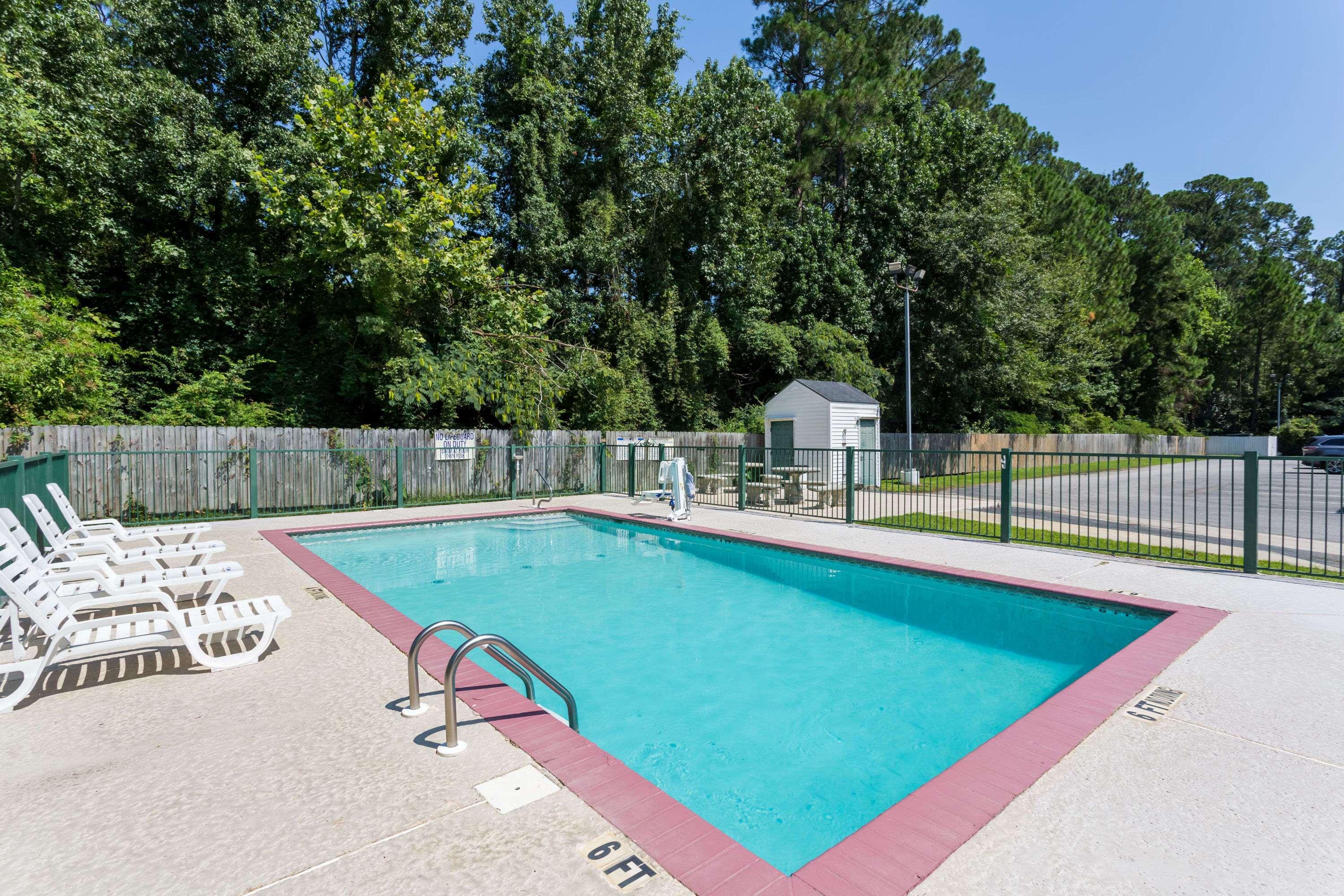 Super 8 By Wyndham Statesboro 8/20
