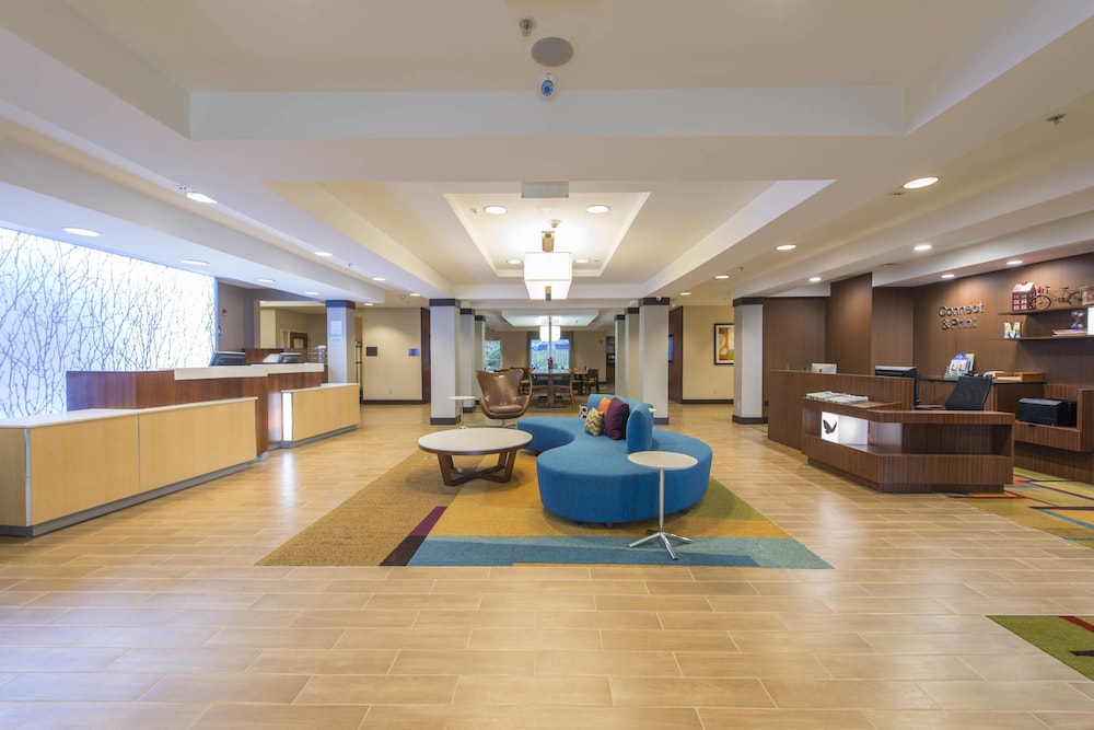 Fairfield Inn And Suites By Marriott Greenwood 8/47