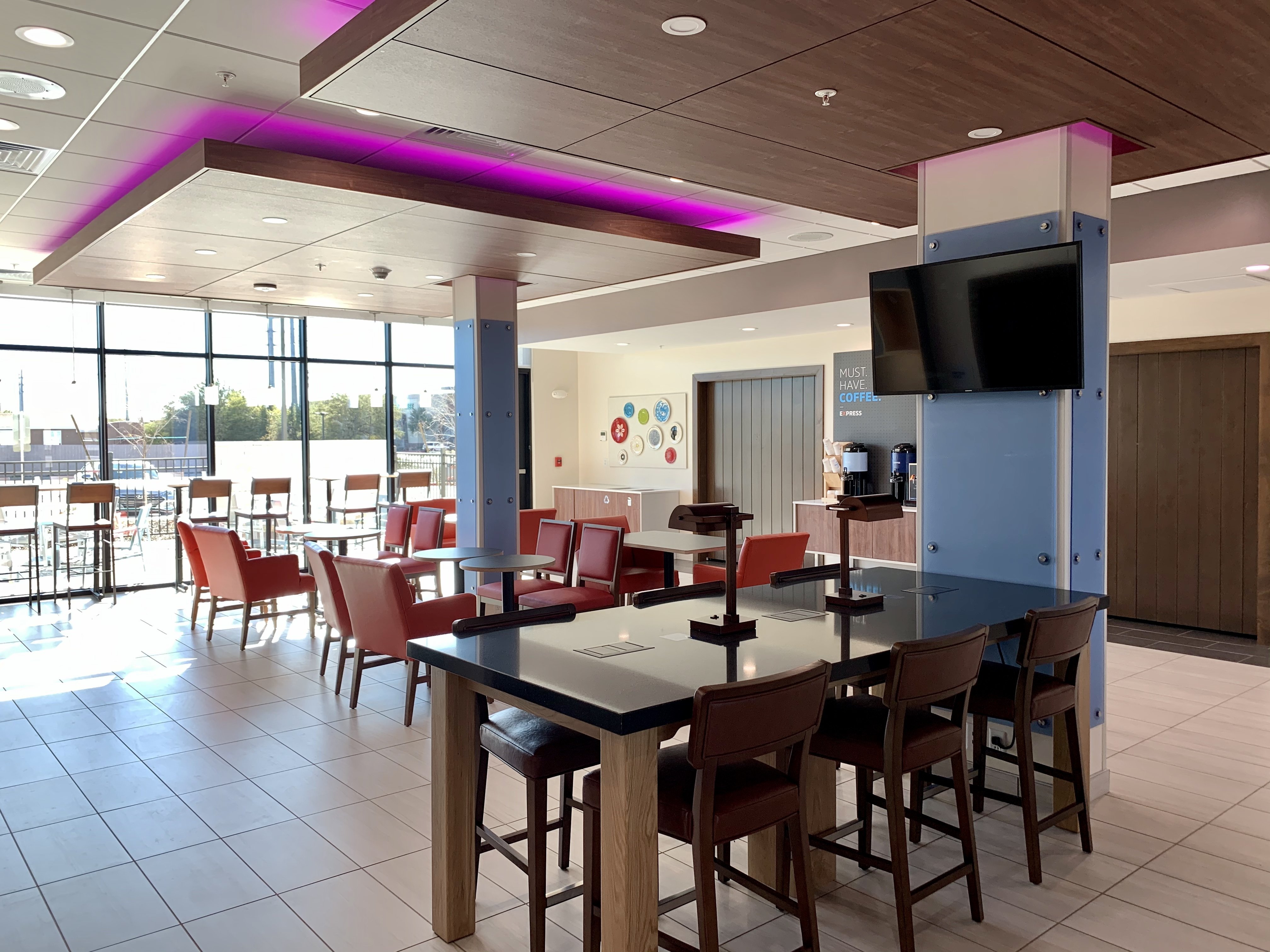 Holiday Inn Express and Suites Phoenix North Happy Valley an IHG Hotel 45/64