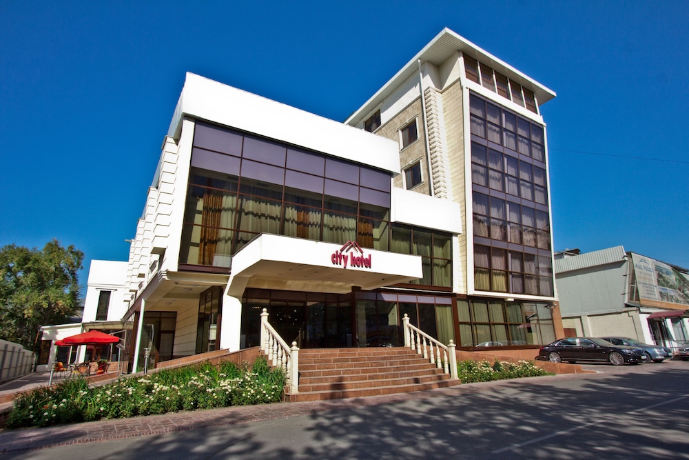 City Hotel Bishkek 3/68