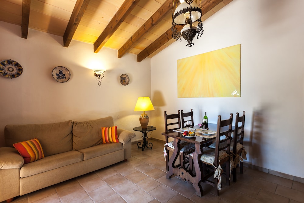Finca Hotel Can Estades 45/63
