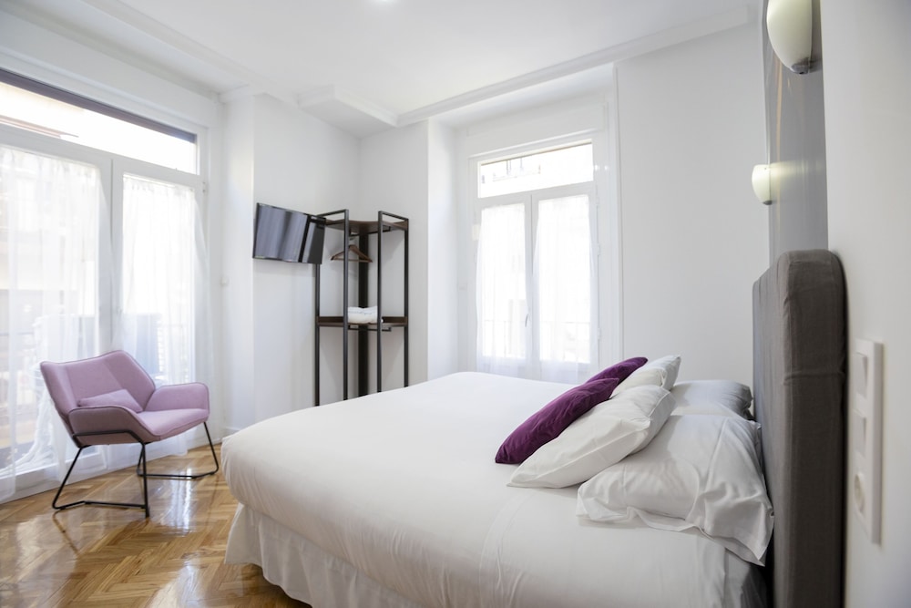 SUPERIOR, DOUBLE BED