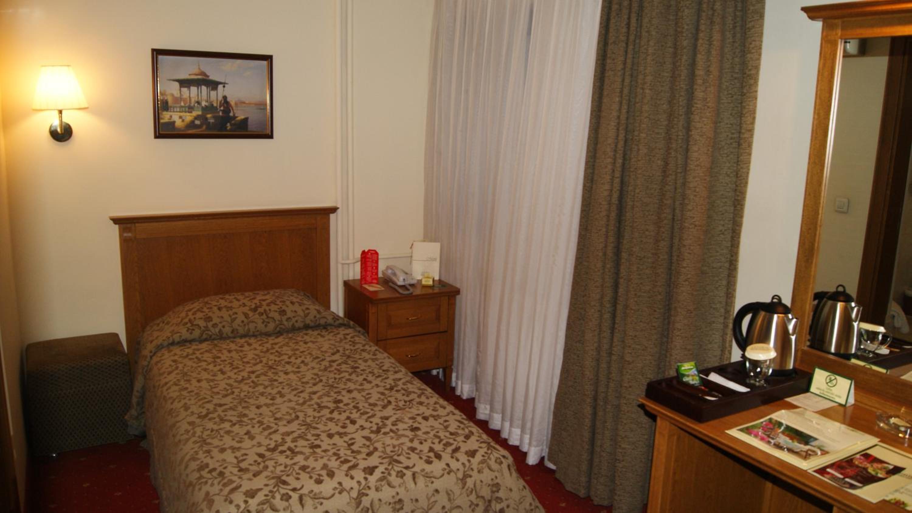 CENTRAL HOTEL 39/50