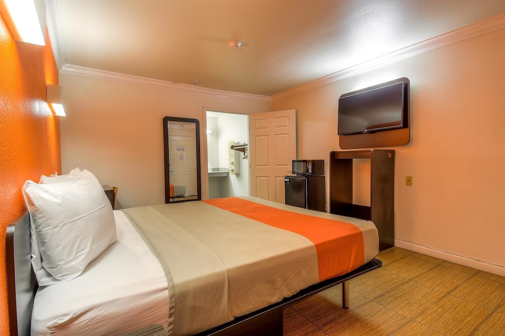 Motel6 Menifee, CA 47/71