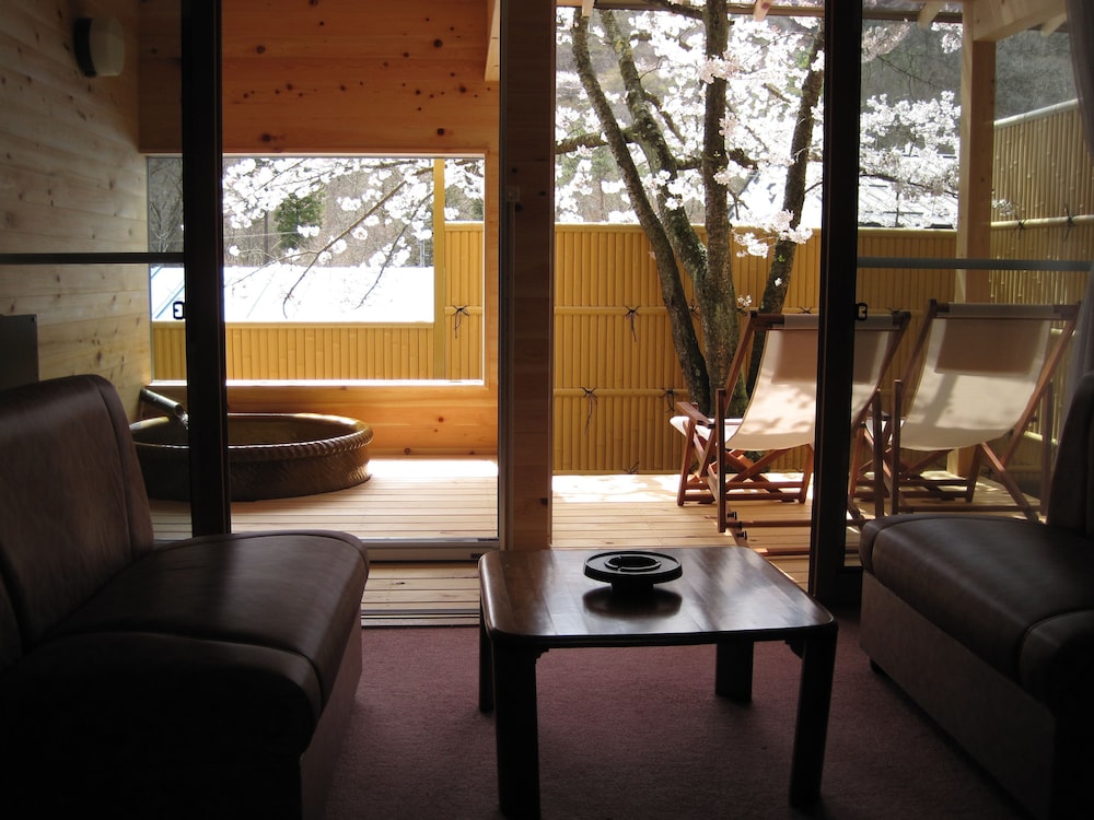 Nakaoyama Onsen Shosenkaku 37/50
