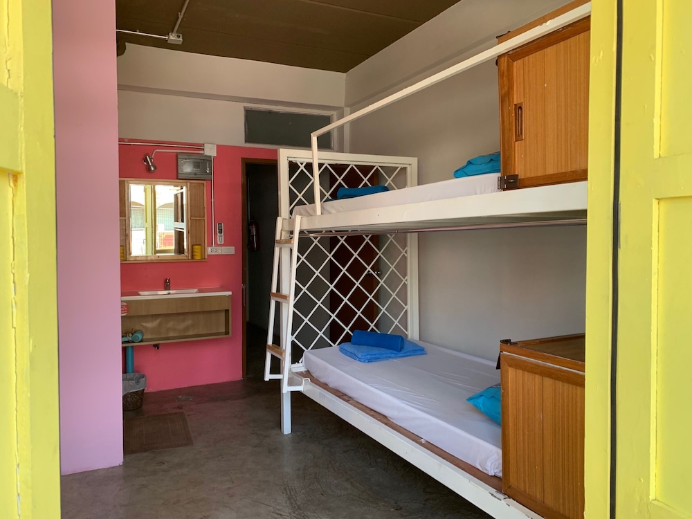 Sleep Sheep Phuket Hostel 31/61