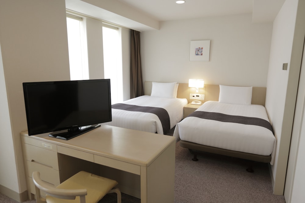 MERCURE YOKOSUKA 14/70