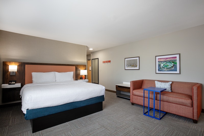 Hampton Inn by Hilton Green Bay Stadium 10/26