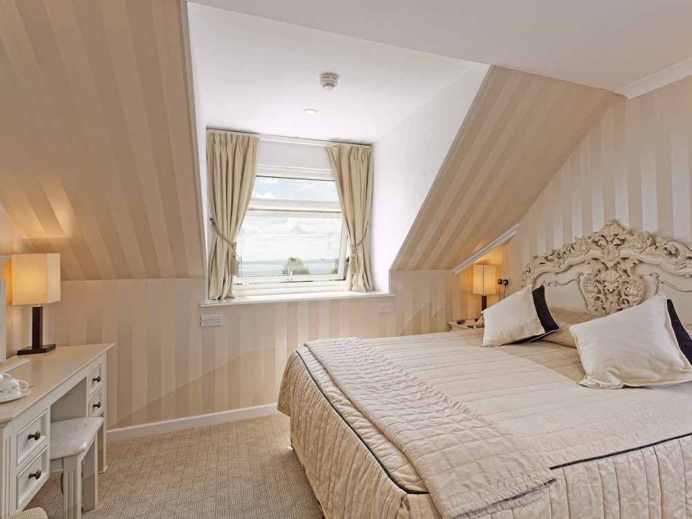 Rosemullion Hotel - Guest house 6/24