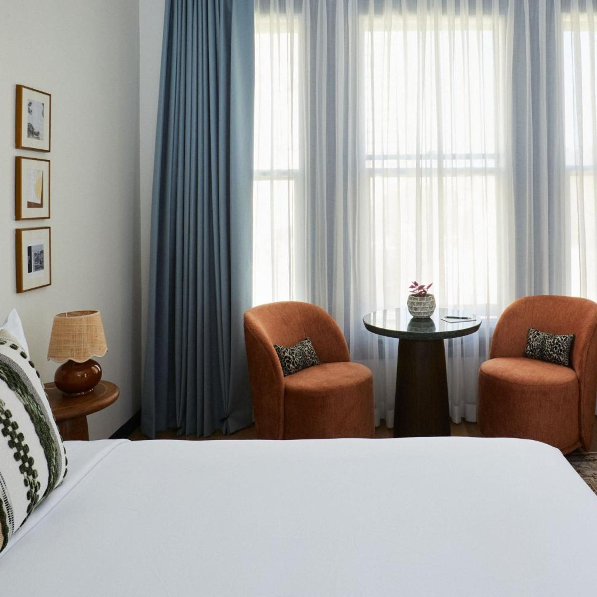 Skyline, Gaslamp, King Bed, Corner