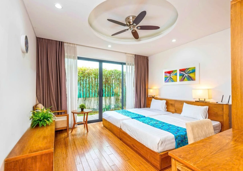 The Ocean Suites 13/50
