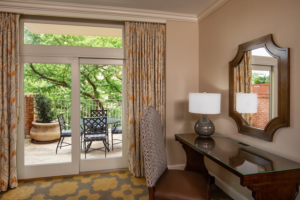 Westin Riverwalk Hotel 40/67