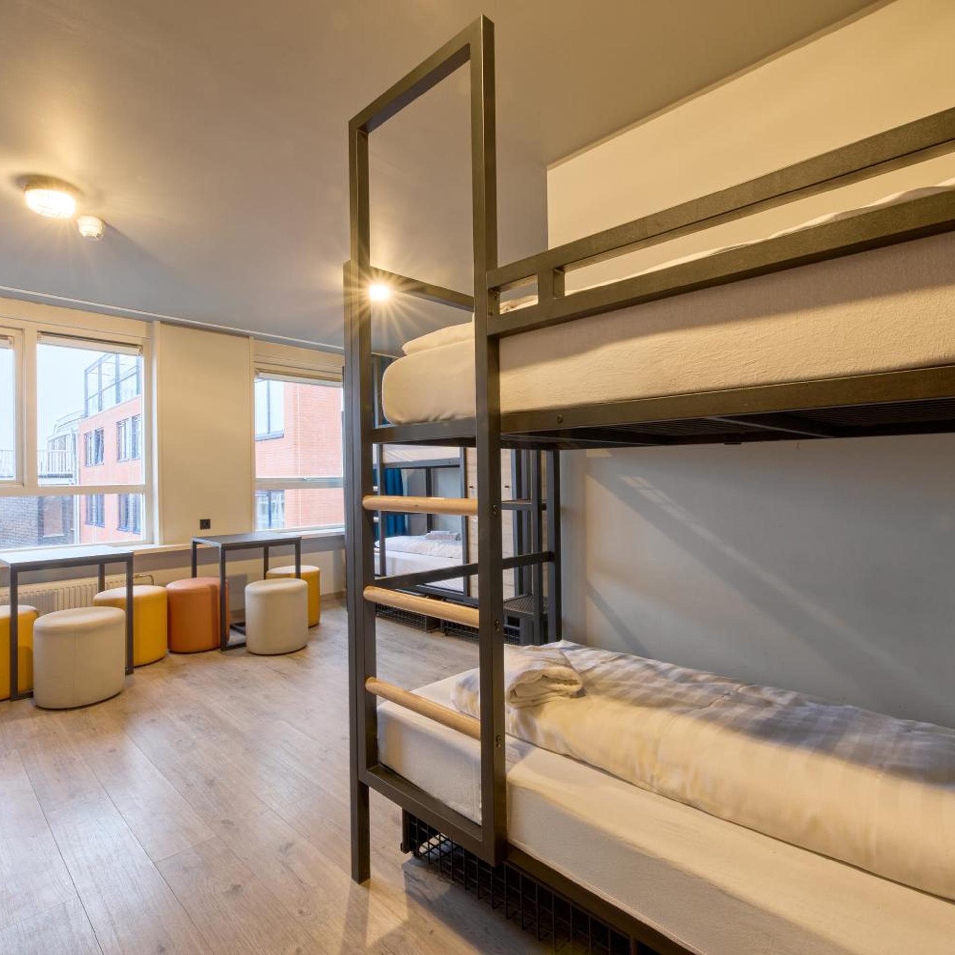 MIXED DORM, 8 BEDS