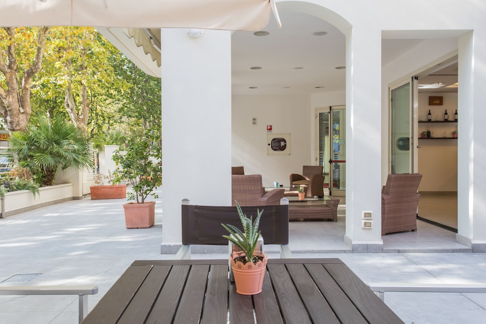 Wally Residence 6/49
