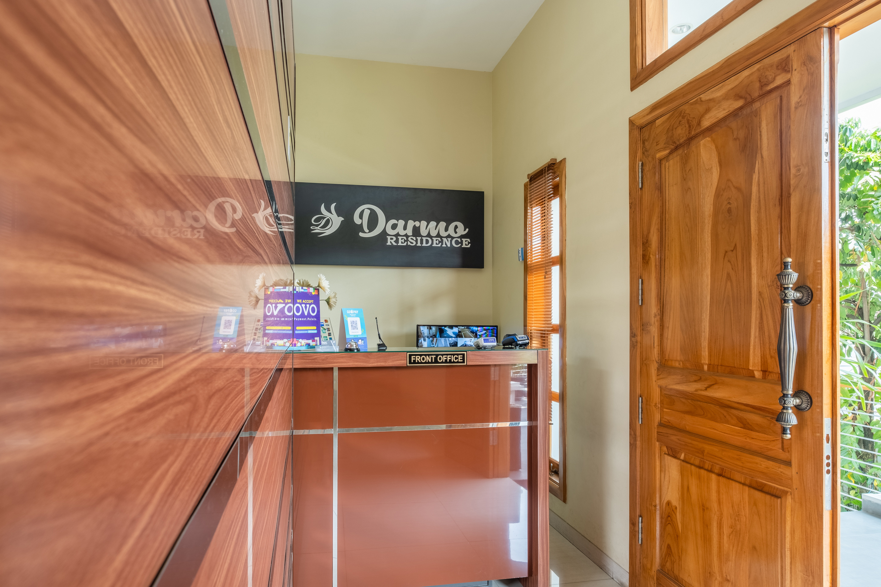 OYO 1308 Darmo Residence 3/27
