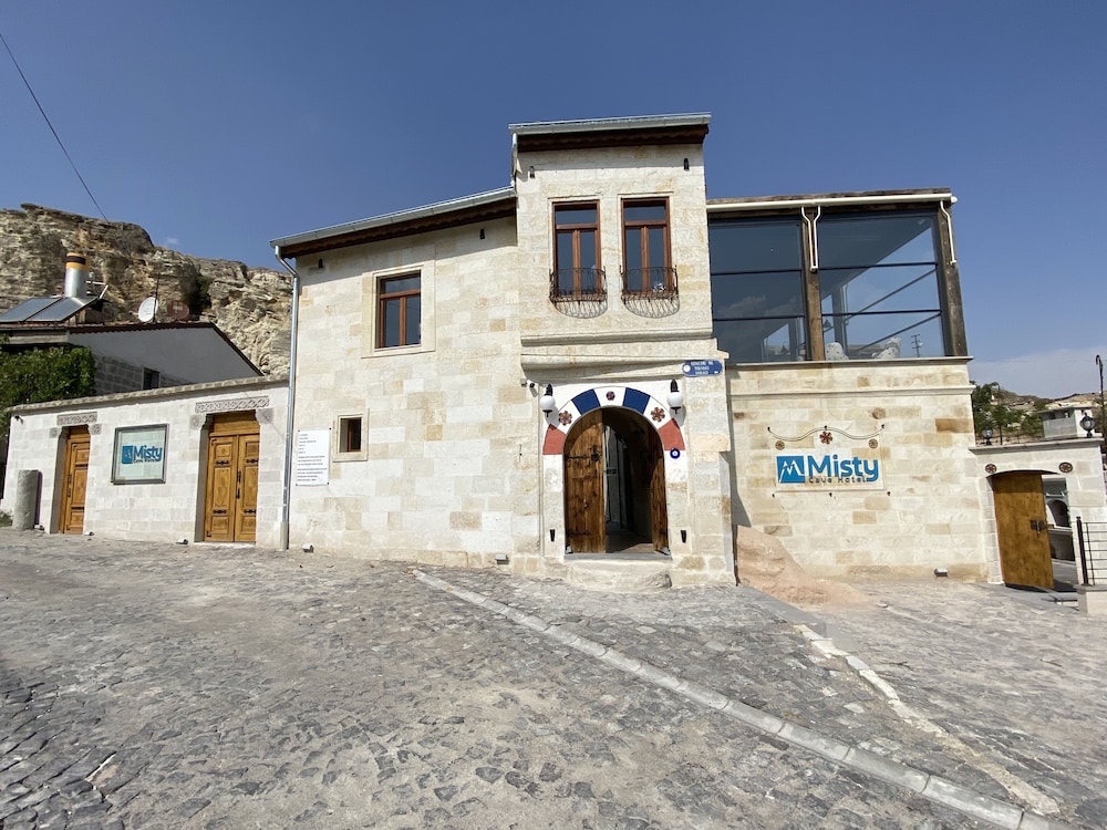 Misty Cave Hotel 45/50