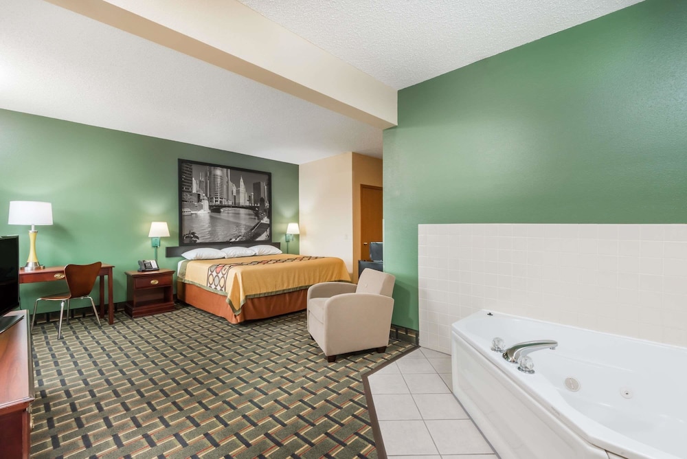 Super 8 by Wyndham Mt. Carmel IL 23/32