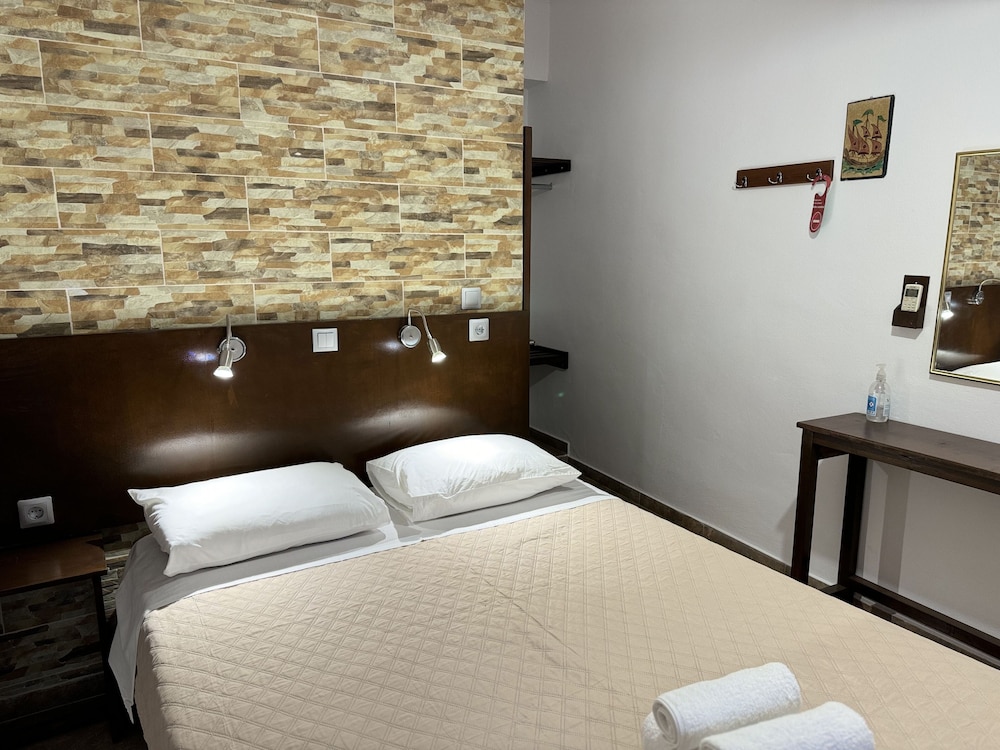 Eleni Rooms 9/40