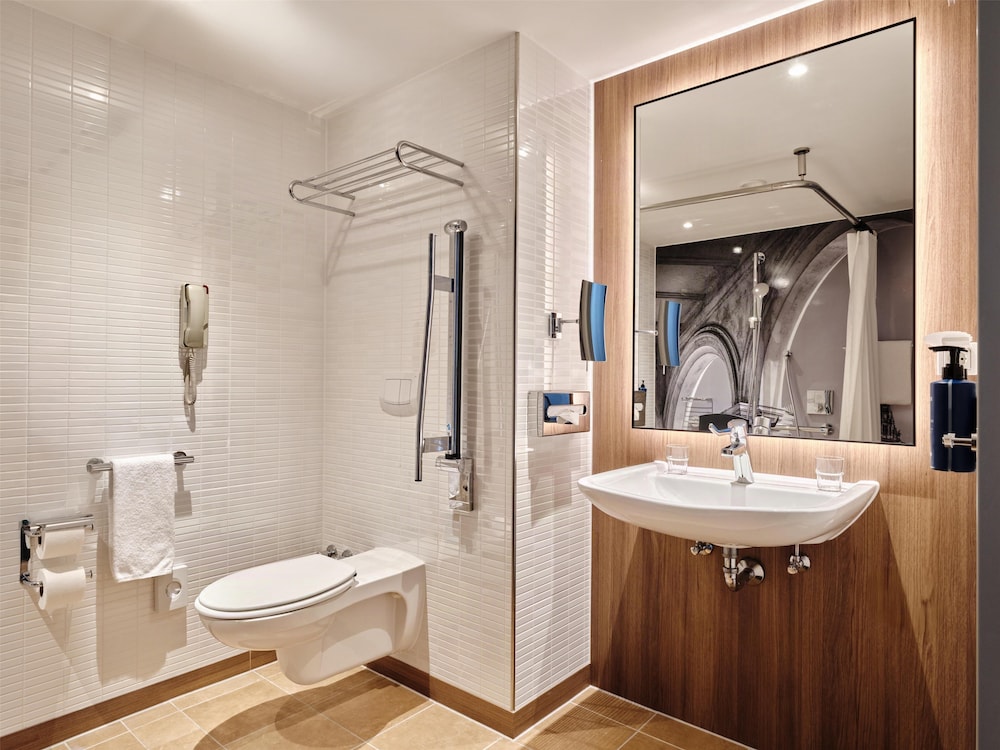 Radisson Blu Hotel, Hamburg Airport 65/66