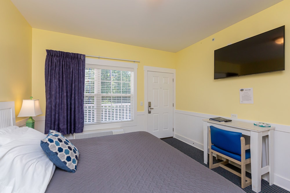 Topsail Shores Inn 43/67