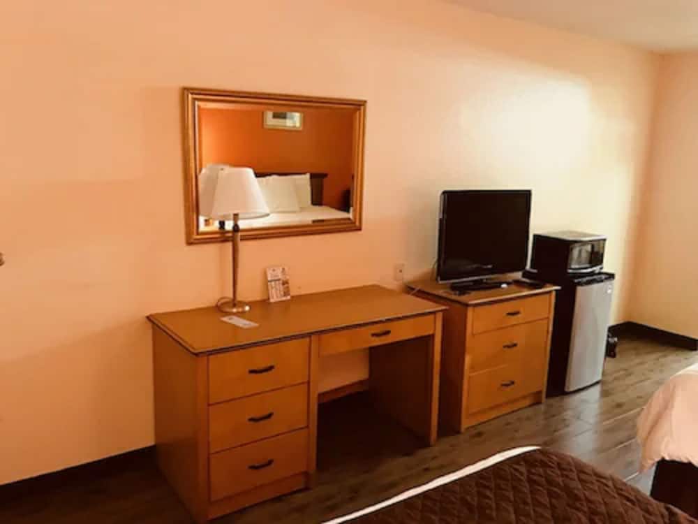 Americas Best Value Inn Laredo 30/34