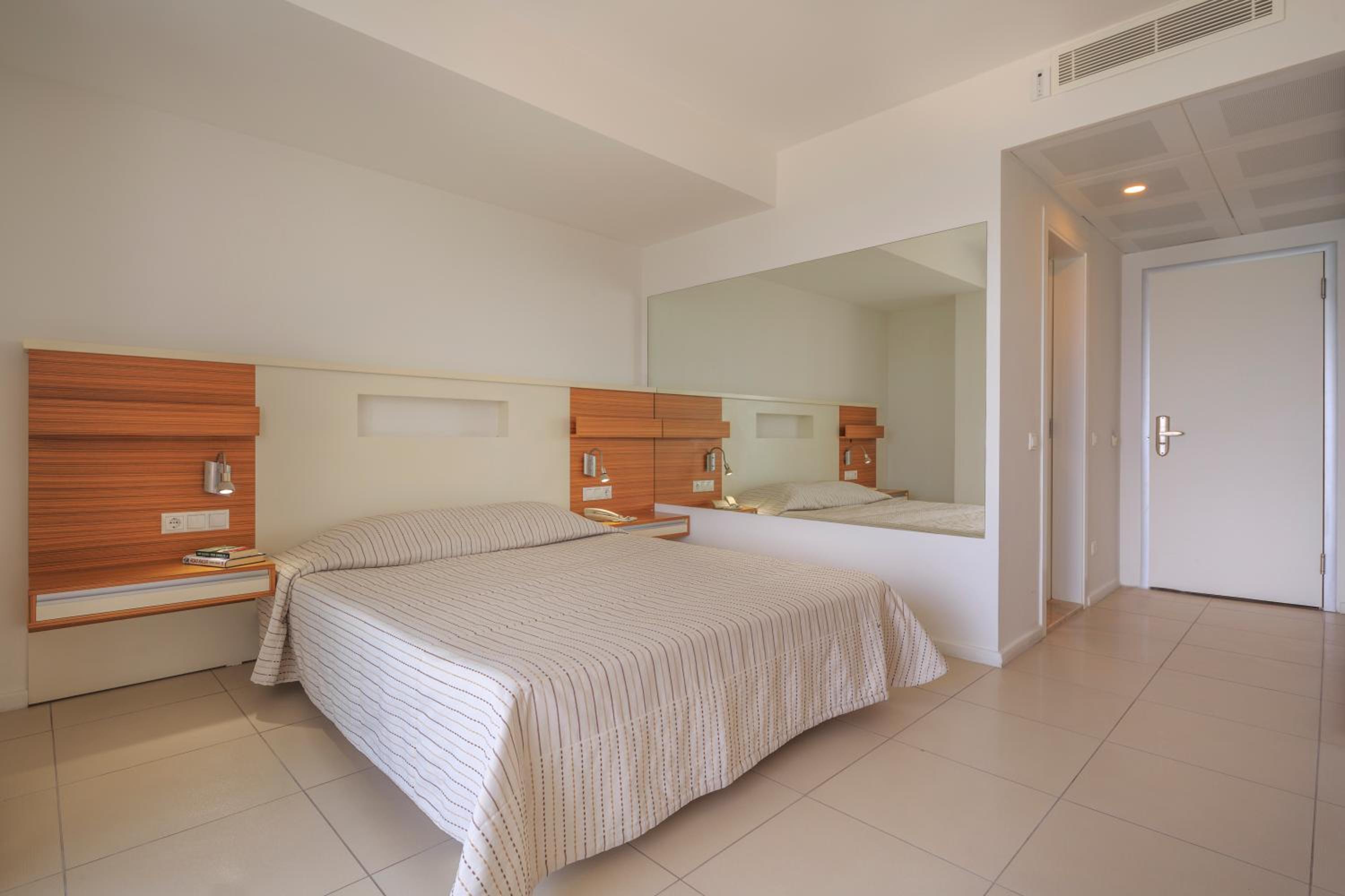 Standard, Double Bed, Land View