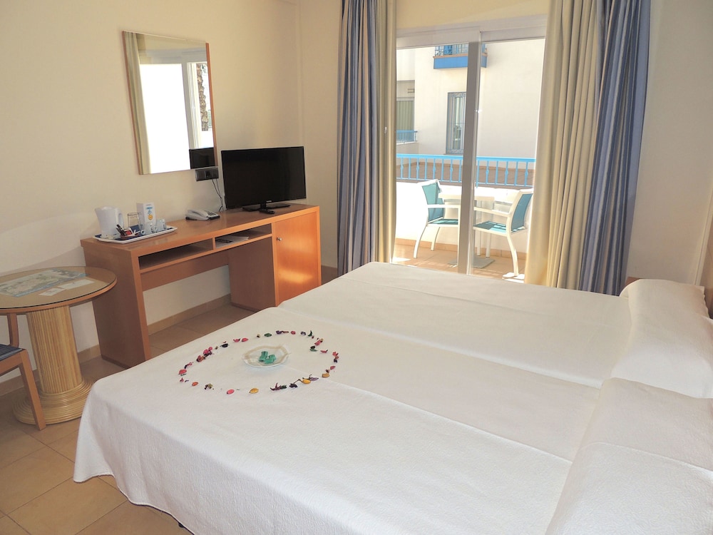 Punta Del Cantal Hotel Suites 6/48