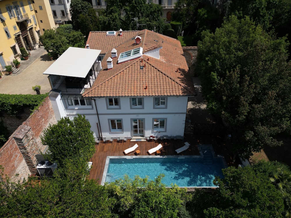 Villa Tortorelli 51/60