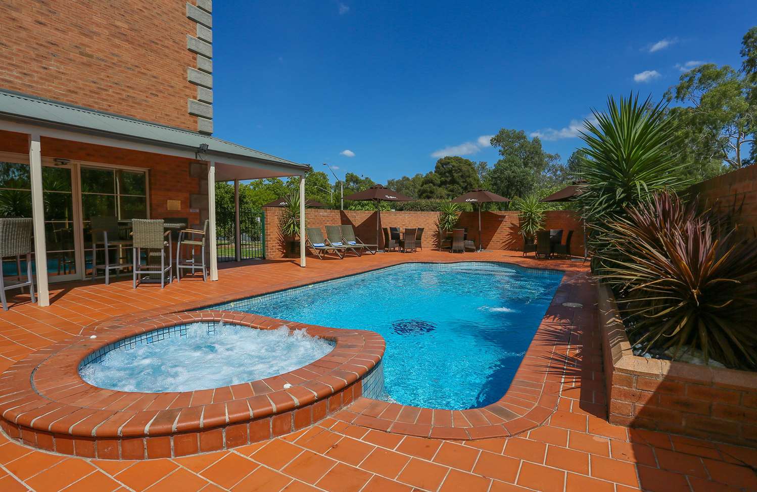 Best Western Plus Hovell Tree Inn 20/20