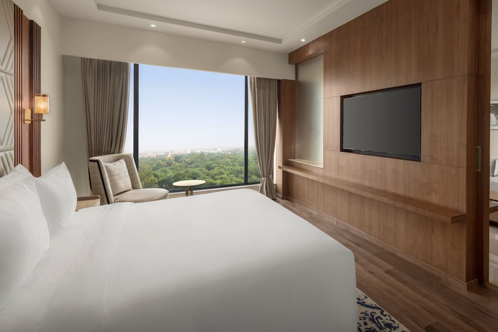 Radisson Hotel Delhi MG Road 15/33