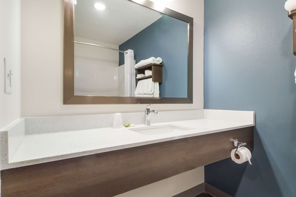 WoodSpring Suites Lake Jackson 37/37