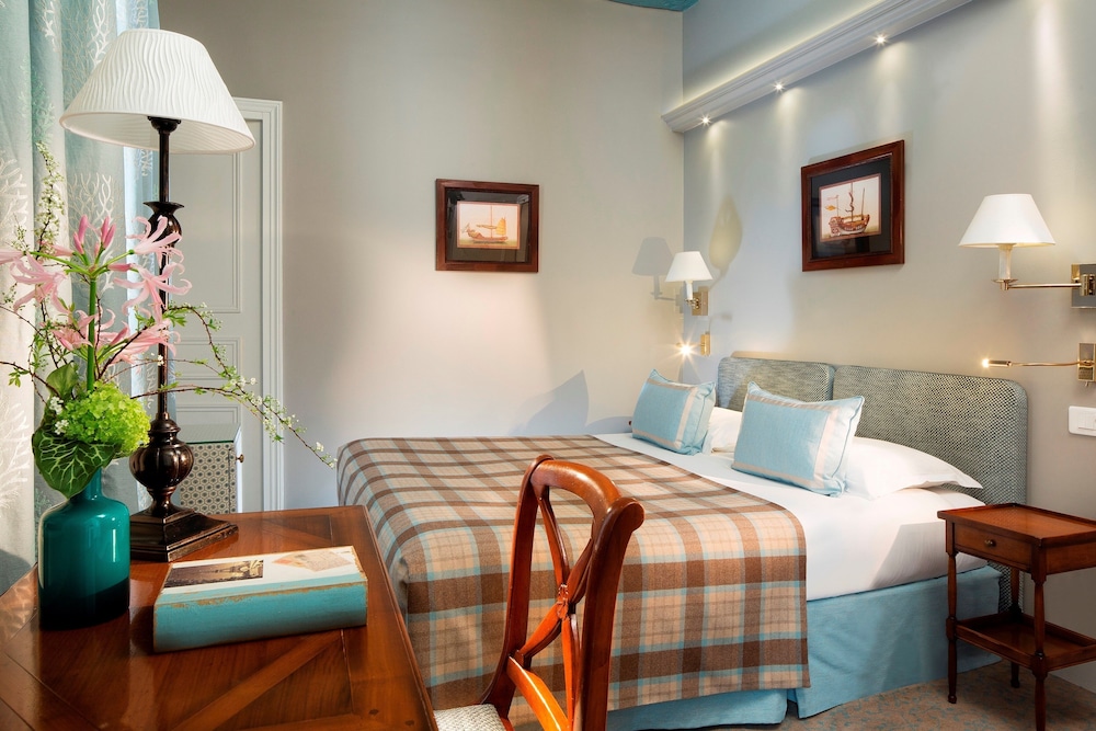 Le Relais Saint Honore 25/42