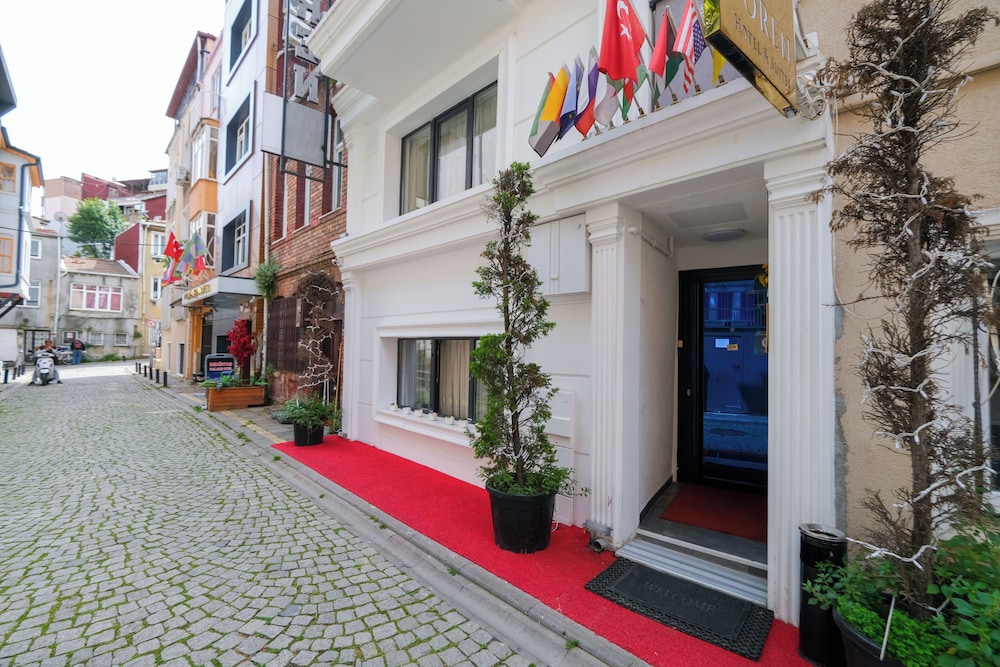 Loren Hotel Suites 3/50