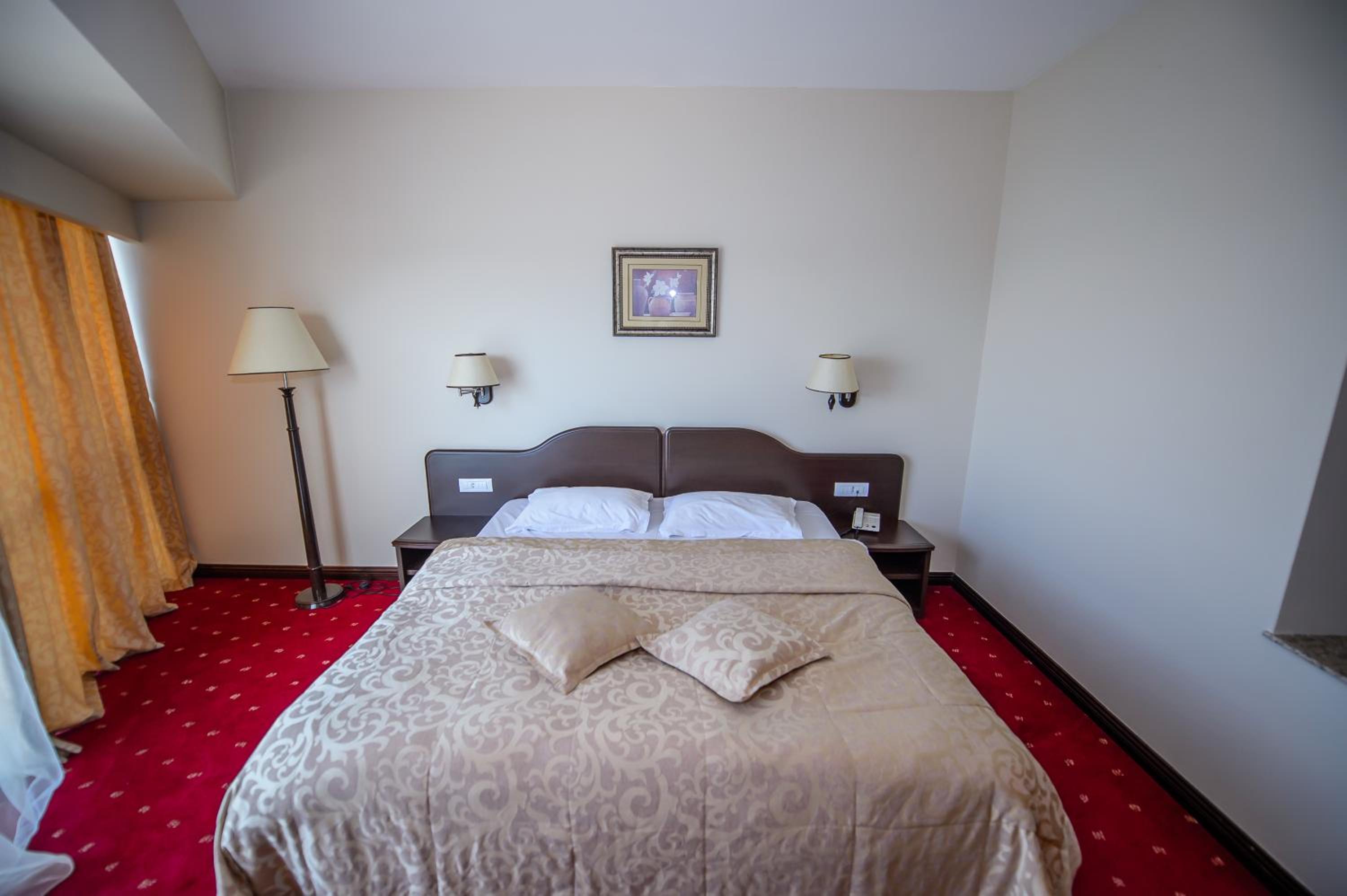 Esplanada Hotel 9/50