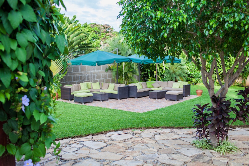 Hotel Los Robles 5/62