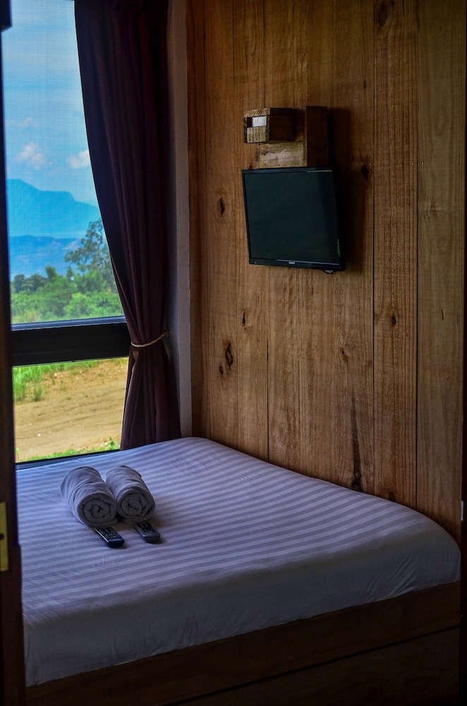 Cabins By Eco Hotel Tagaytay 45/67