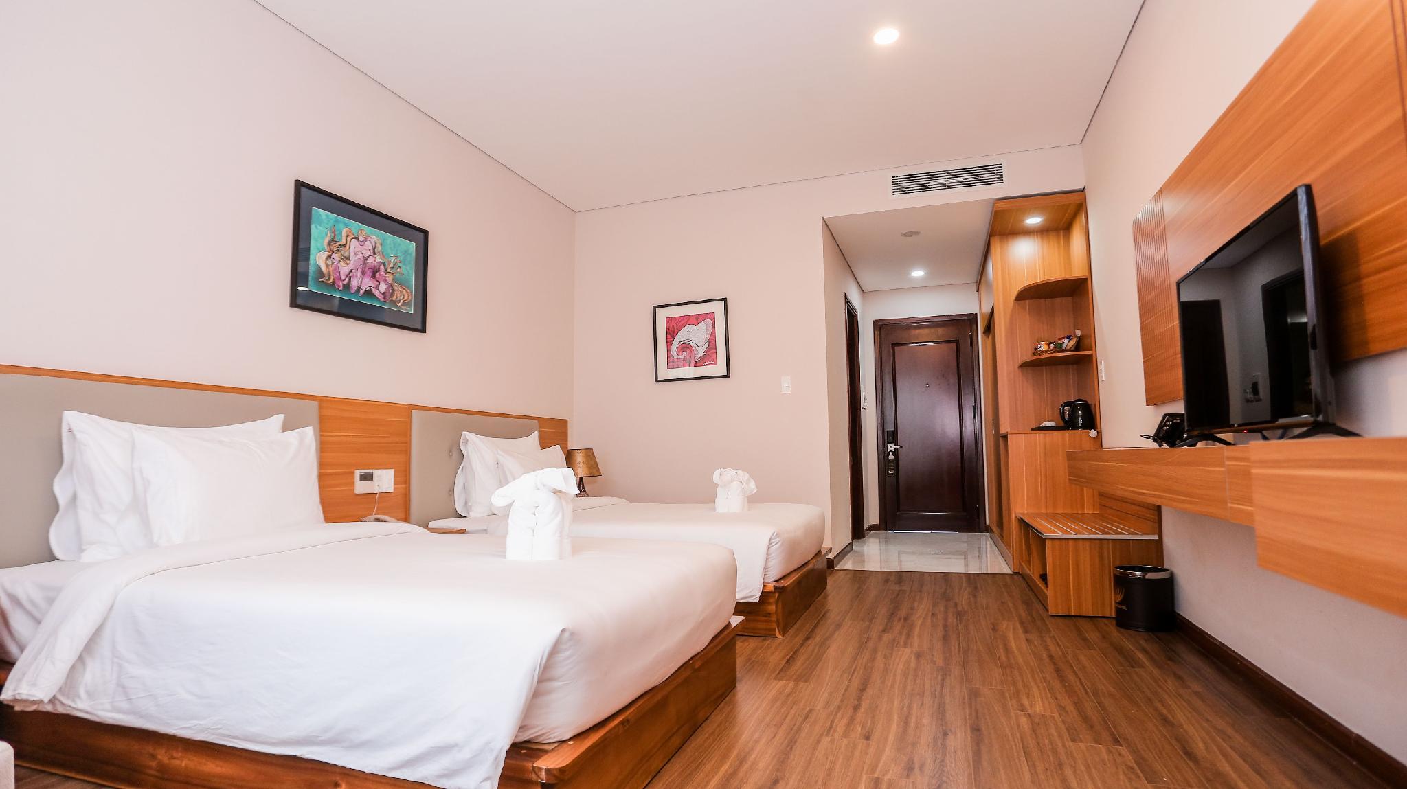 Deluxe, Twin Beds, Adult Only