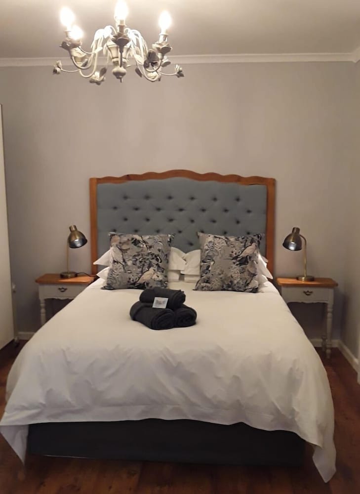 Dellville Country House & Cottages 10/50