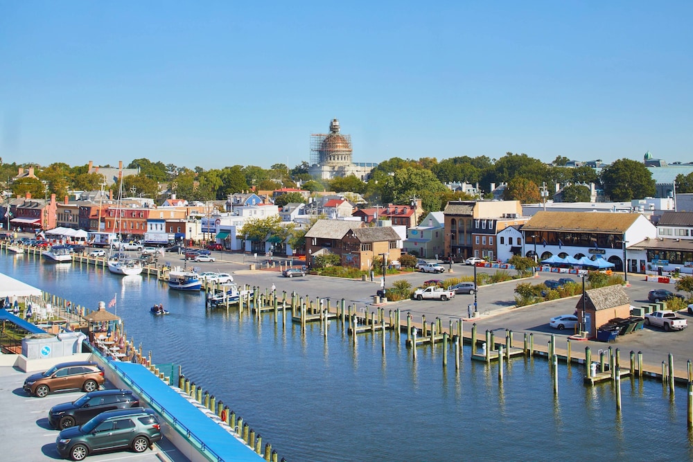 Annapolis Waterfront Hotel Autograph Collection 53/56