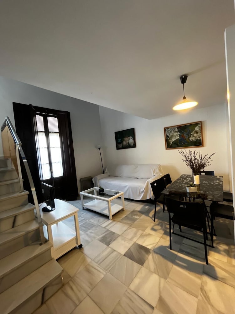 Apartamentos Larga 70 51/80