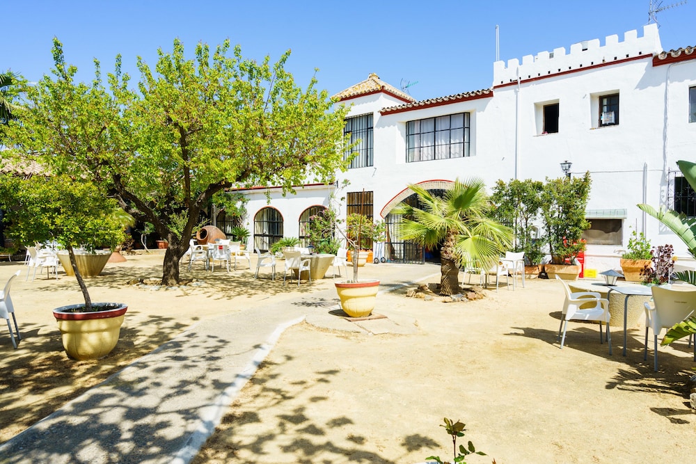OYO HOTEL LAS CUMBRES 36/39