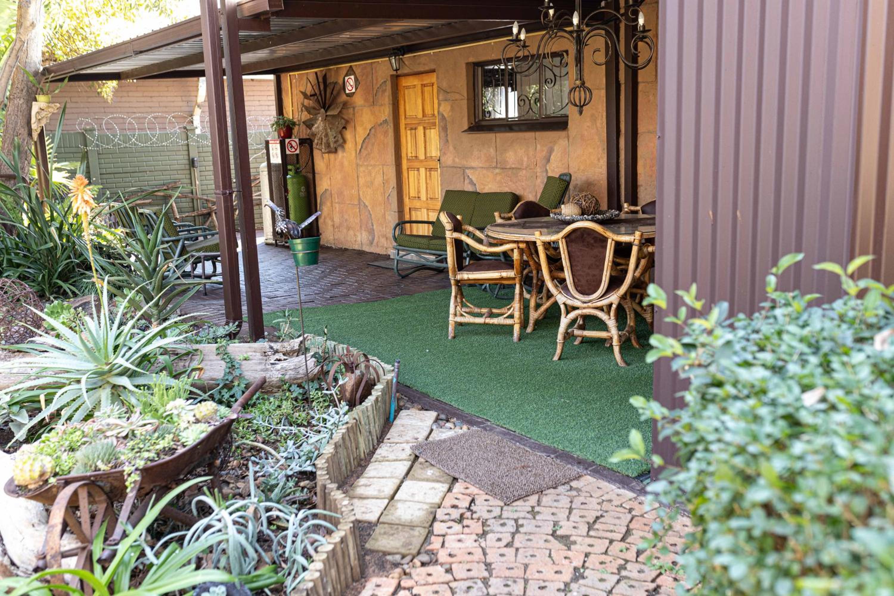 Rustic Forest Guest House 7/14