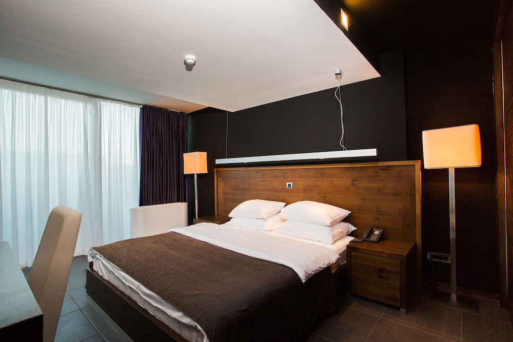 Avala Resort and Villas 12/50