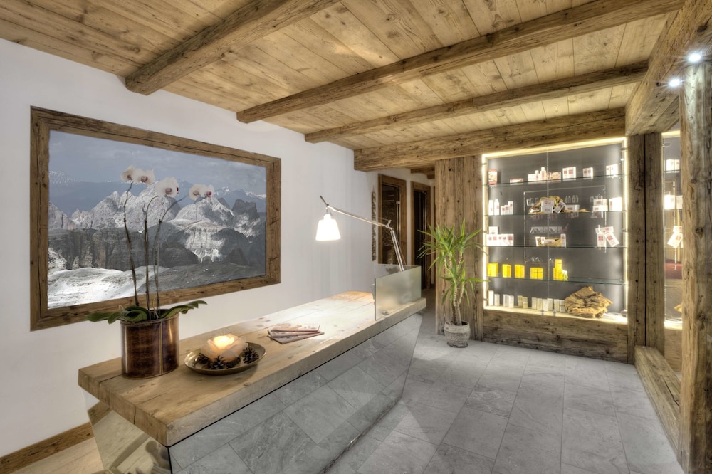 Hotel Tyrol 51/66