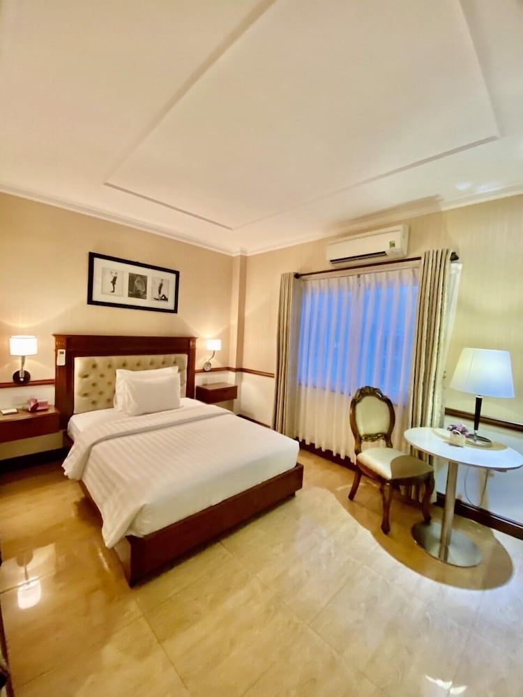 Central Hotel and Residences 14/50