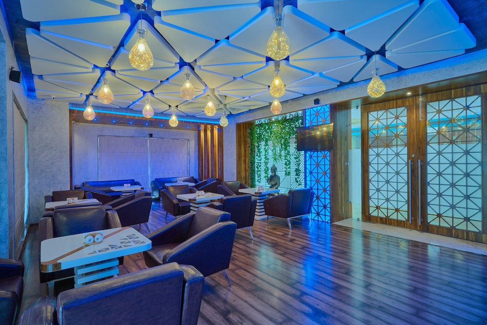 Blu Feather Hotel & Spa 57/69