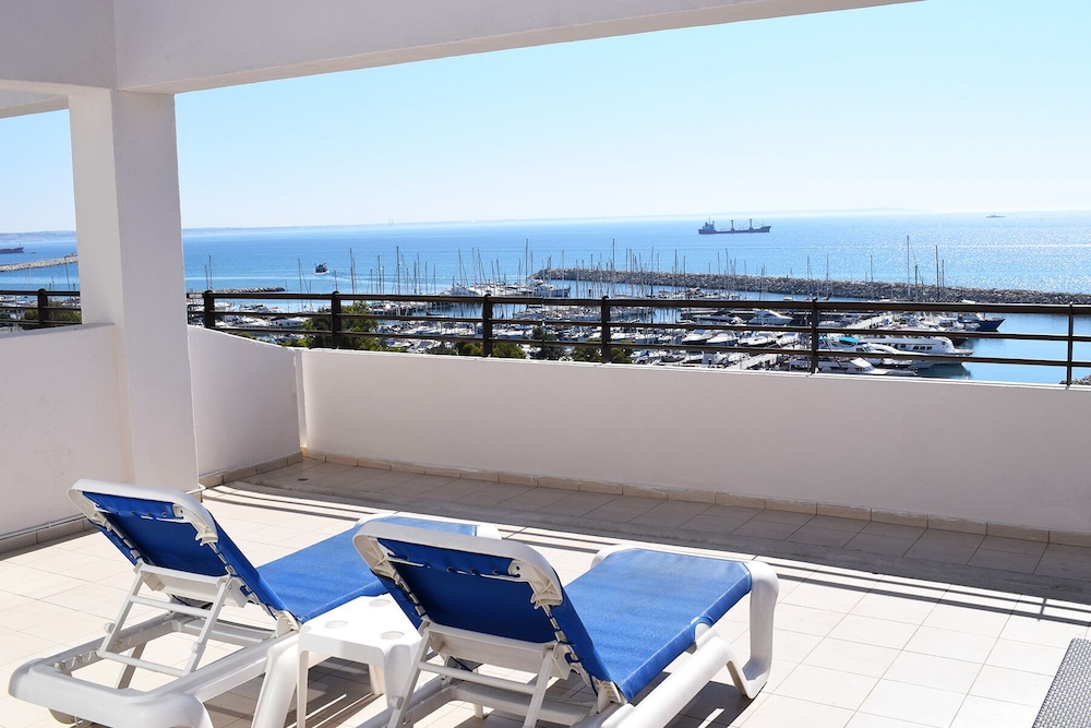 Sun Hall Beach Apartments 35/51
