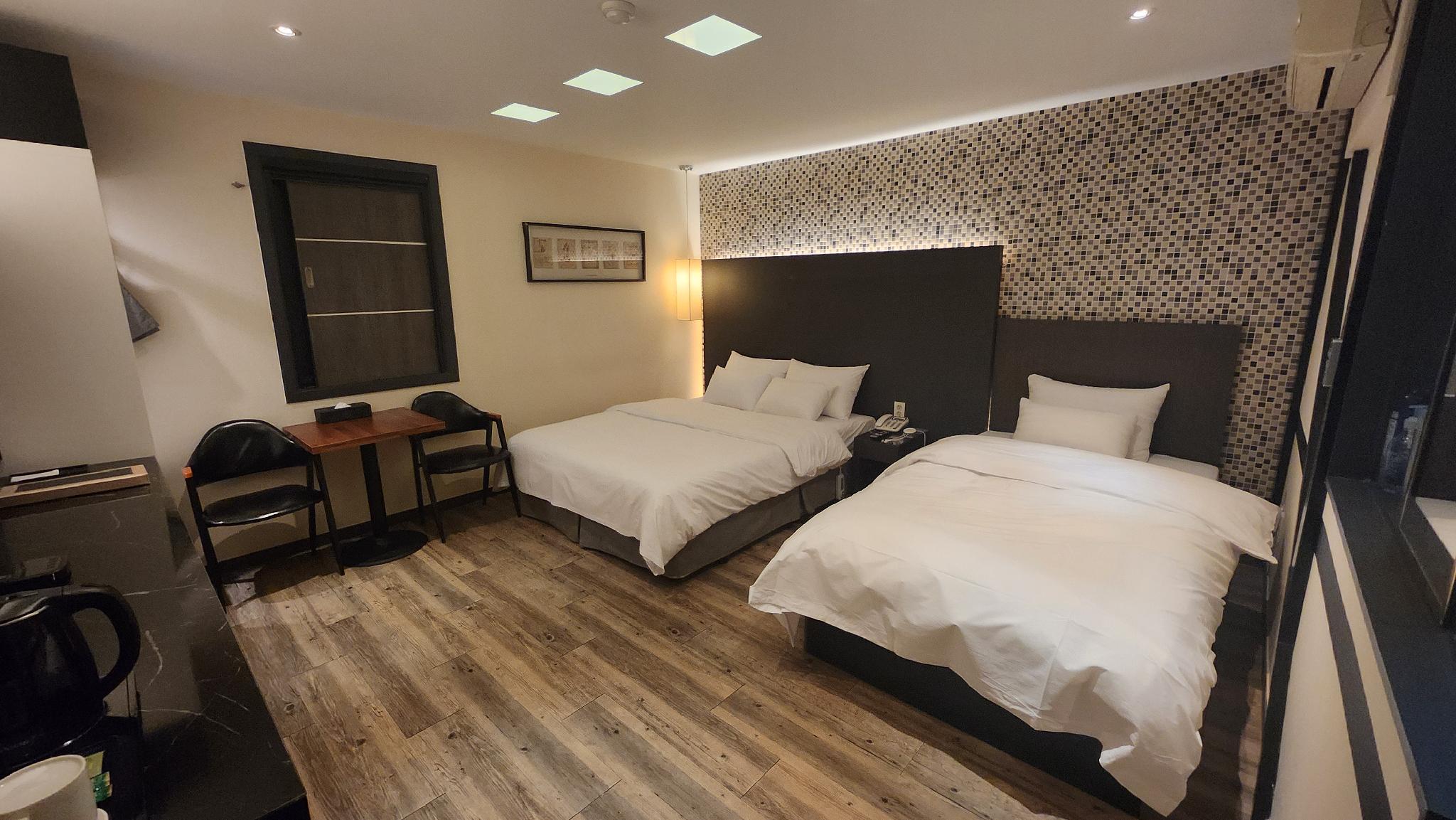 Business, Twin Beds