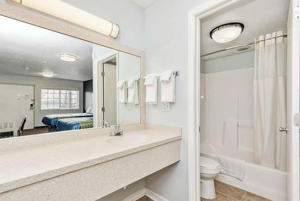 Grove City Travel Inn Columbus South 43/44