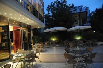 Hotel President 3/36